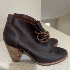 UGG Womens Size7W‎ Brown Leather Lace Up Ankle Booties Fashion Boots